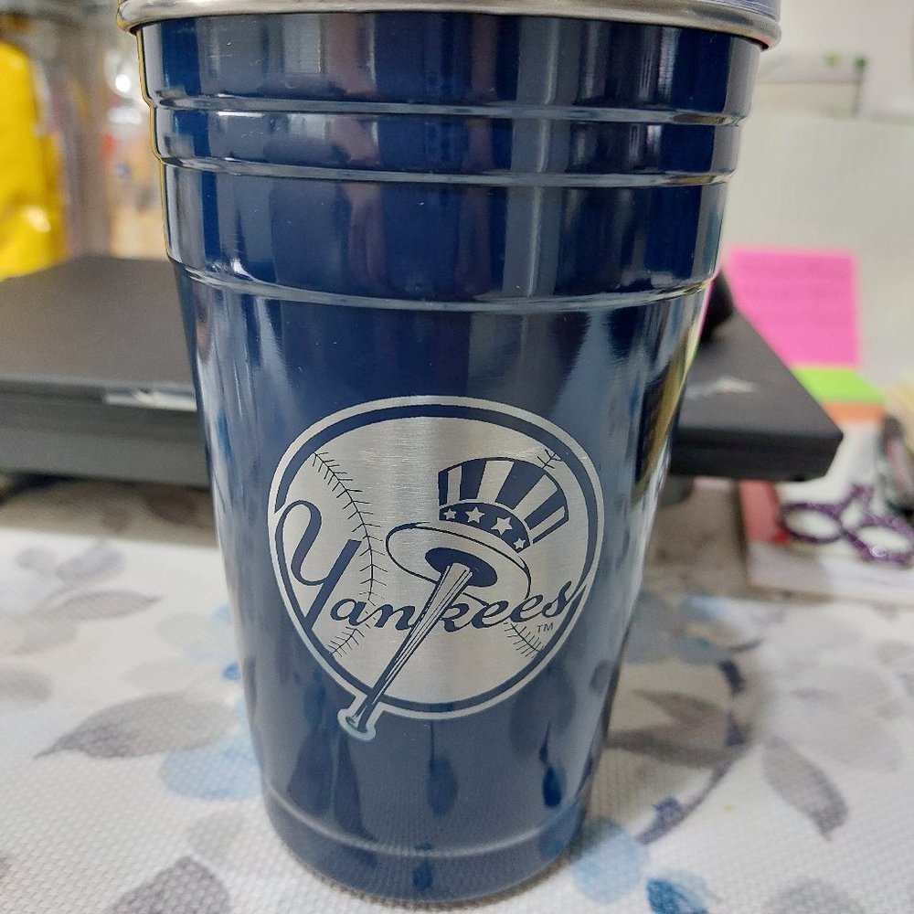 New York Yankees 22 oz  Tumbler Cup